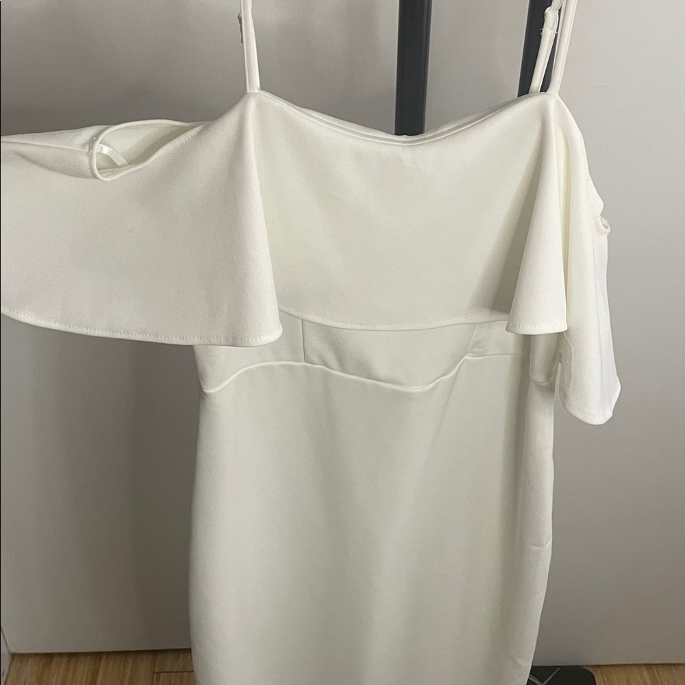 Chic Off Shoulder White Dress Cocktail Wedding Formal size 8 - Picture 2 of 6